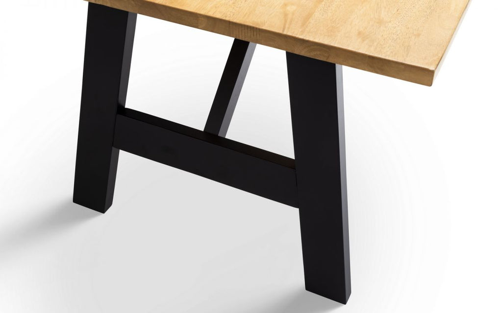 Hockley Dining Set (Bench & 4 Chairs)